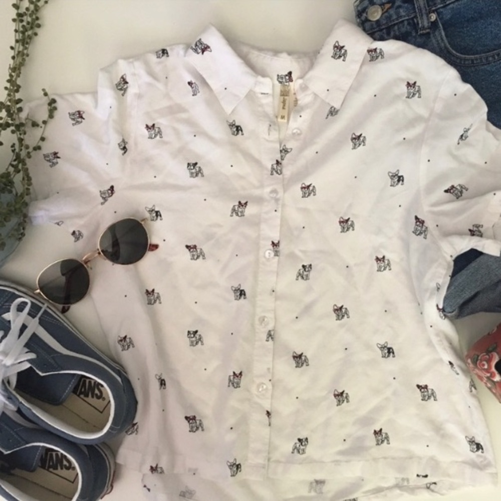 3/$15 Button up crop. Frenchie.Dog prints.White